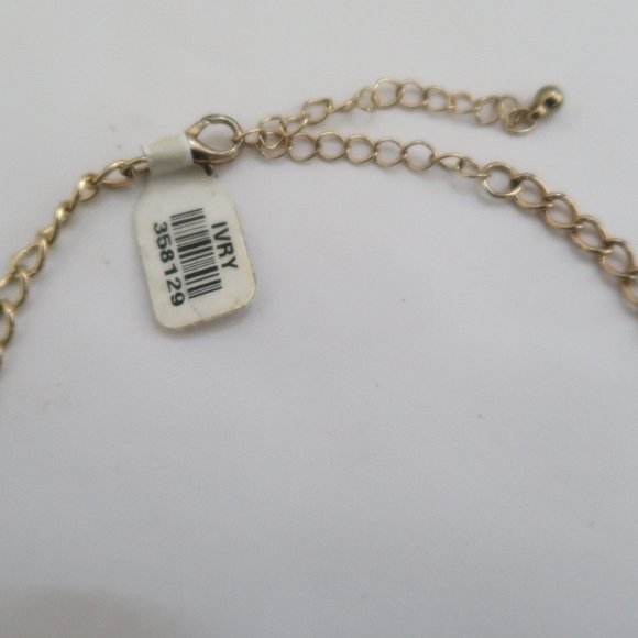 FRANCESCA'S faceted bead bib necklace NWT - Picture 4 of 4